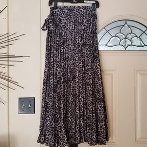 Long skirt animal print